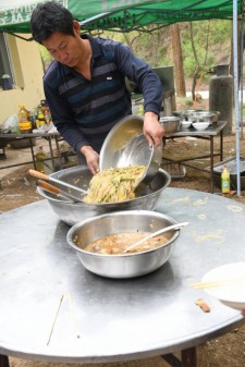 殡葬餐饮服务	(殡葬餐饮服务包括什么)