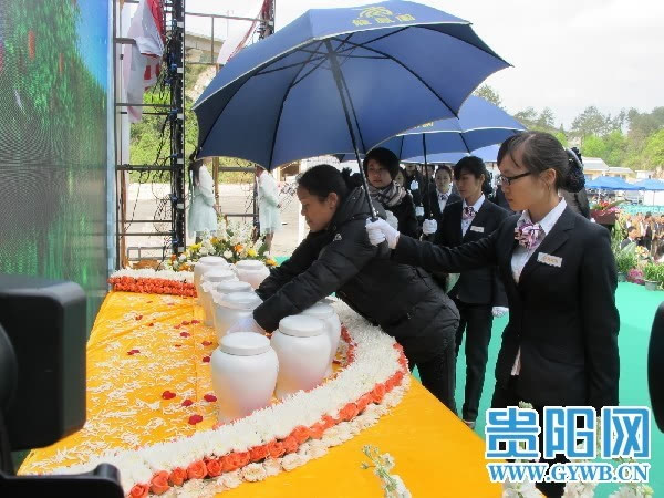 银川龙凤殡葬服务	(银川殡葬用品批发市场在哪里)